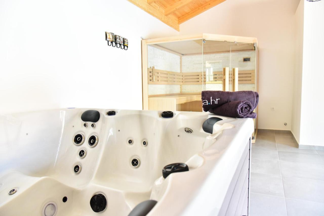 Villa Lux Nina With Six Bedrooms, Private Pool, Sauna Zadar Exterior photo